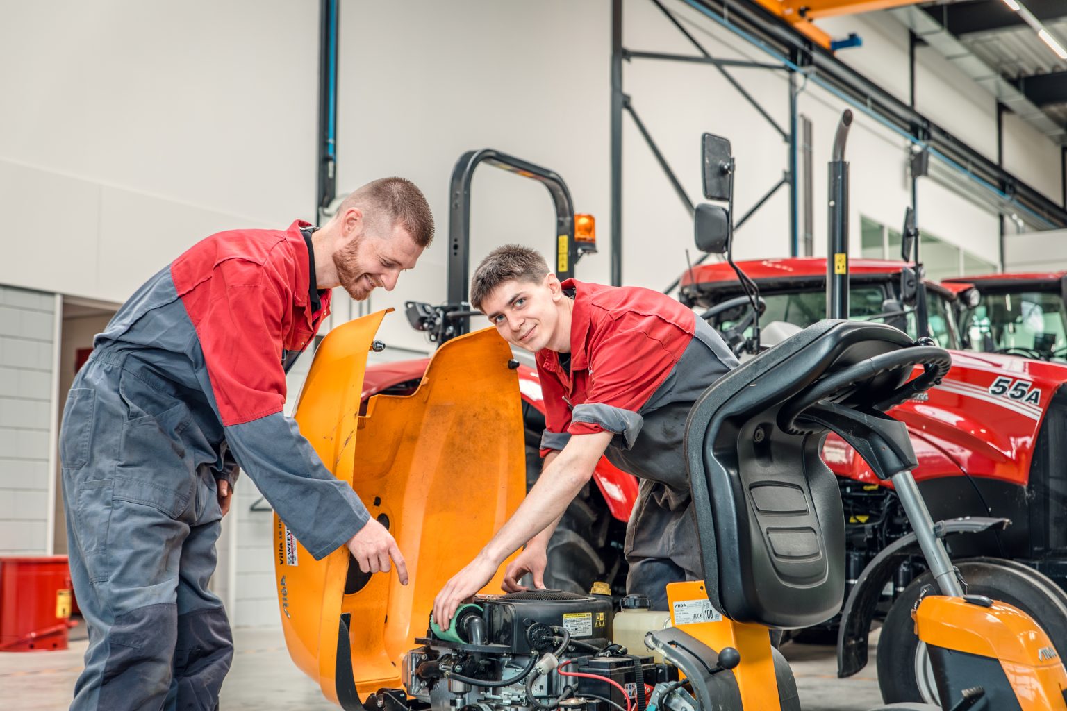 Aan het werk bij Weevers mechanisatiebedrijf